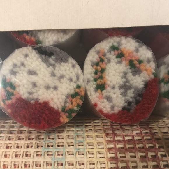 Vintage (1991) Bernat latch hook kit. Christmas - Santa!  Sealed!!! - Picture 3 of 5